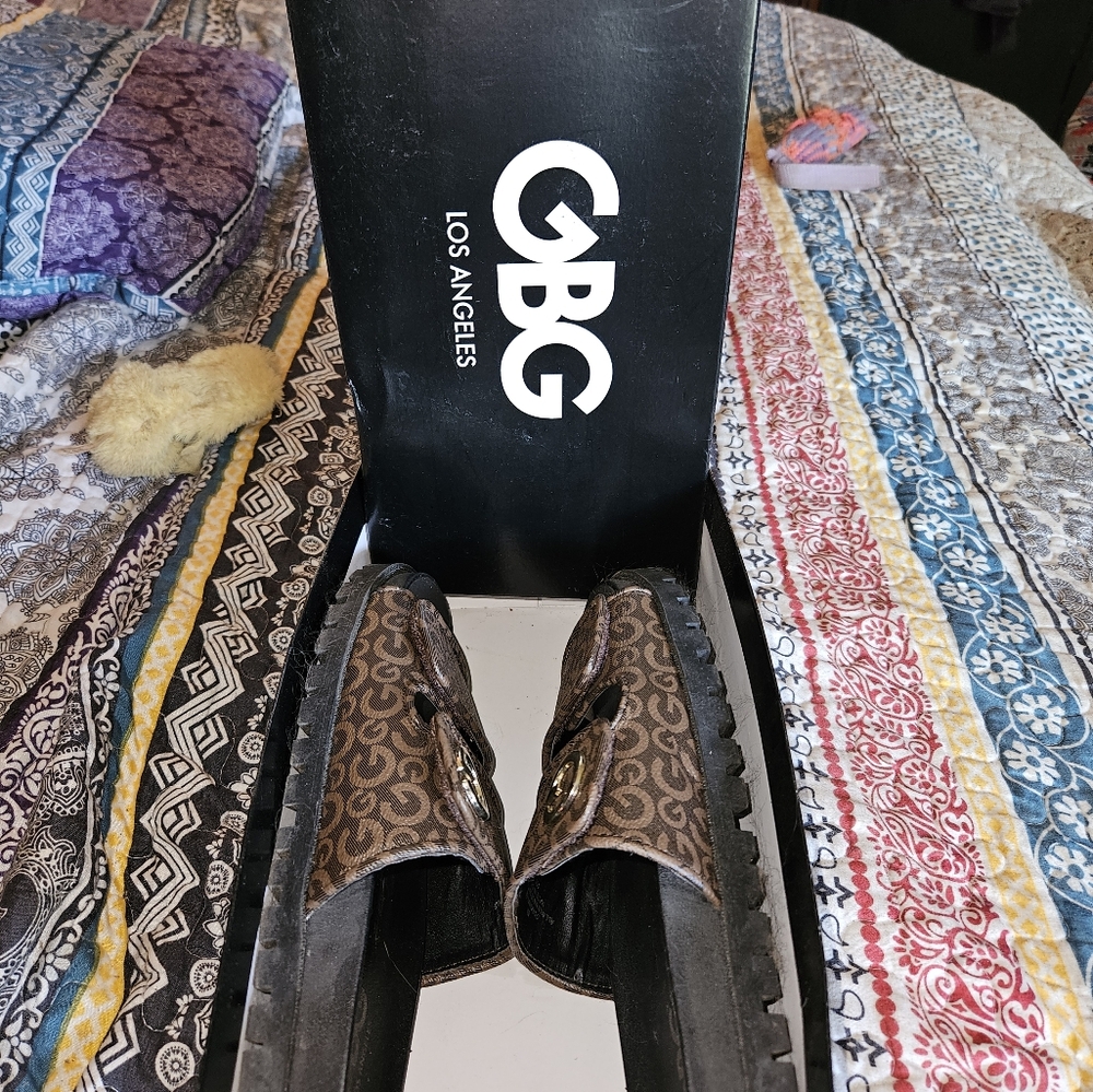 GBG Slides Sandals size 8